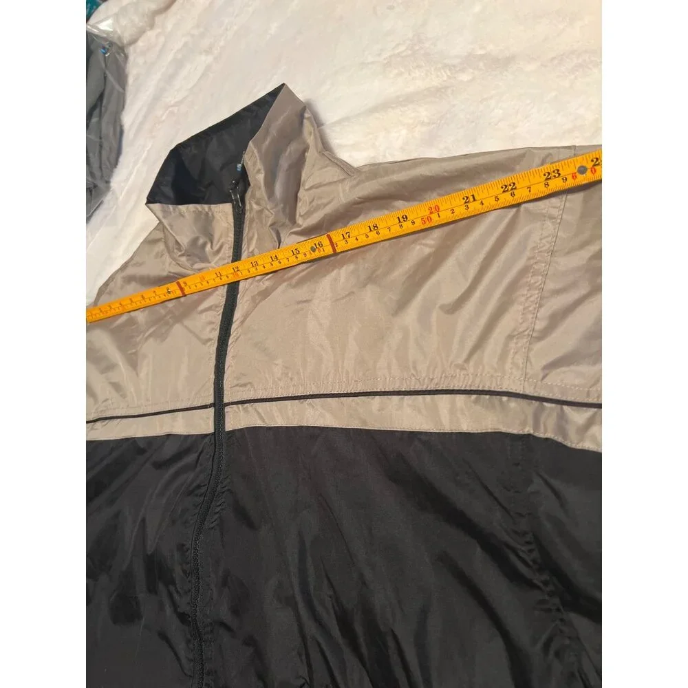 i6 Apparel Men’s XL Windbreaker Jacket –Lightweight, Zip‎ (box cutter Damage)